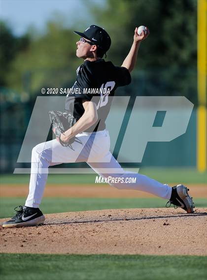 Thumbnail 2 in Loyola @  Harvard-Westlake photogallery.