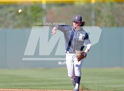 Thumbnail 3 in Loyola @  Harvard-Westlake photogallery.