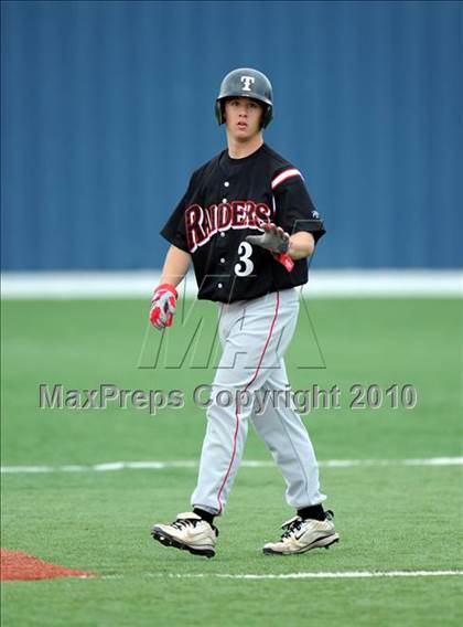 Thumbnail 1 in Sachse vs. Lee (Texas 5A Region II Playoffs) photogallery.