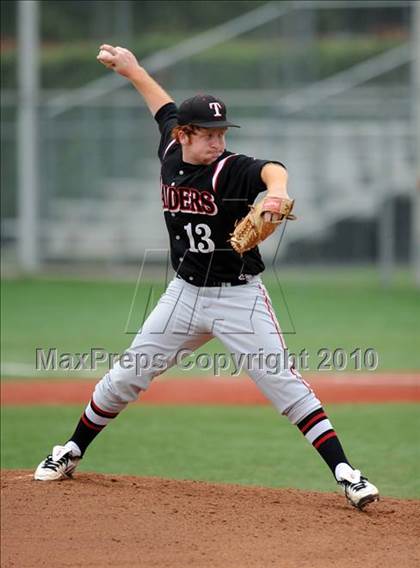 Thumbnail 1 in Sachse vs. Lee (Texas 5A Region II Playoffs) photogallery.
