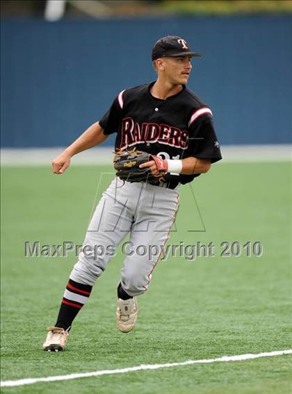 Thumbnail 3 in Sachse vs. Lee (Texas 5A Region II Playoffs) photogallery.