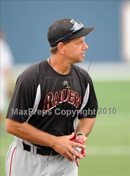 Thumbnail 3 in Sachse vs. Lee (Texas 5A Region II Playoffs) photogallery.