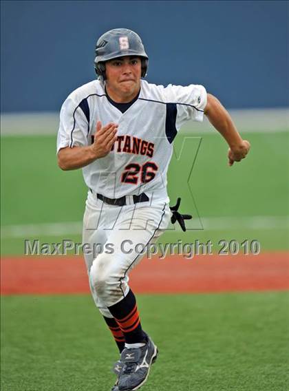 Thumbnail 2 in Sachse vs. Lee (Texas 5A Region II Playoffs) photogallery.