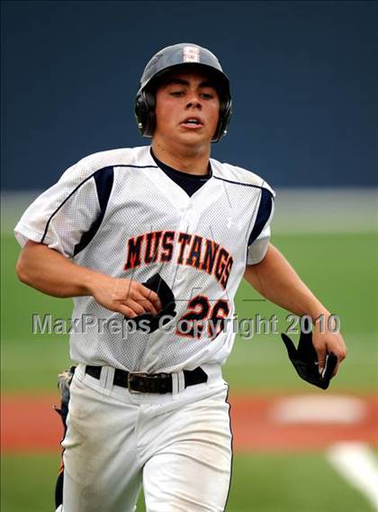 Thumbnail 1 in Sachse vs. Lee (Texas 5A Region II Playoffs) photogallery.