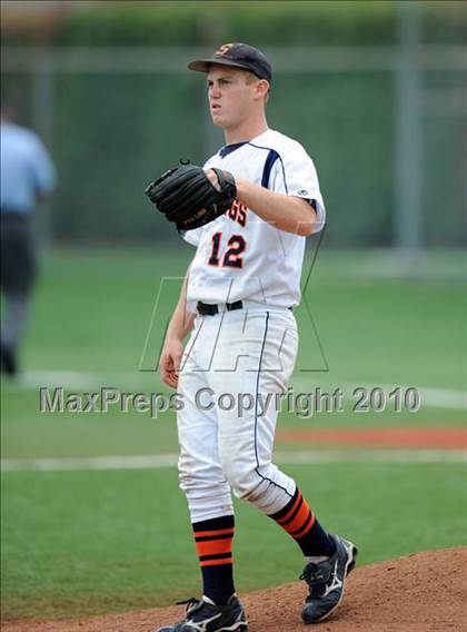 Thumbnail 3 in Sachse vs. Lee (Texas 5A Region II Playoffs) photogallery.