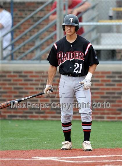 Thumbnail 2 in Sachse vs. Lee (Texas 5A Region II Playoffs) photogallery.