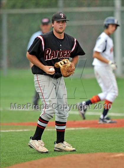 Thumbnail 3 in Sachse vs. Lee (Texas 5A Region II Playoffs) photogallery.