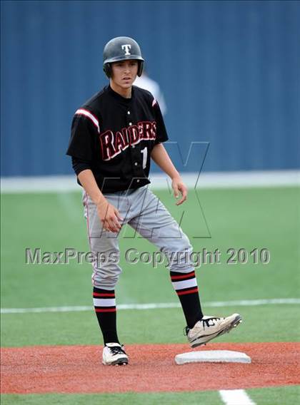Thumbnail 1 in Sachse vs. Lee (Texas 5A Region II Playoffs) photogallery.