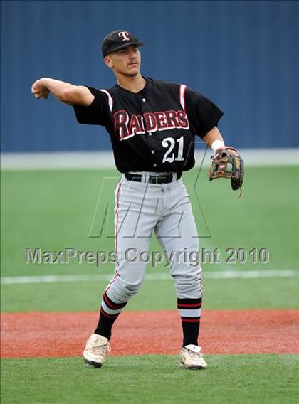 Thumbnail 1 in Sachse vs. Lee (Texas 5A Region II Playoffs) photogallery.