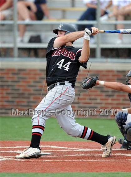 Thumbnail 2 in Sachse vs. Lee (Texas 5A Region II Playoffs) photogallery.