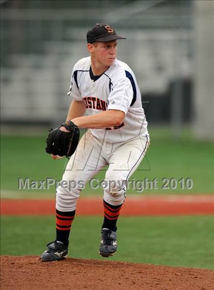Thumbnail 2 in Sachse vs. Lee (Texas 5A Region II Playoffs) photogallery.