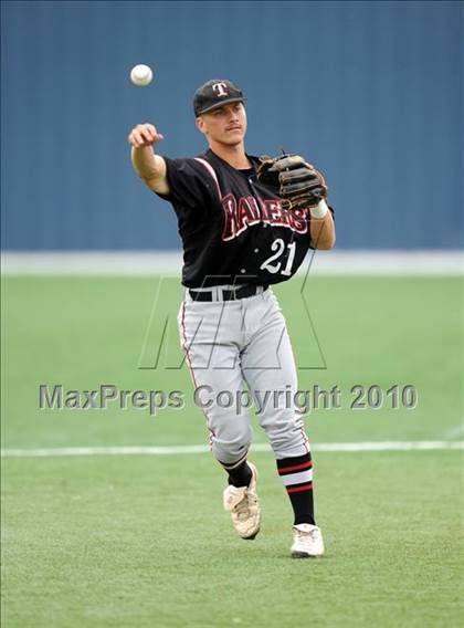 Thumbnail 1 in Sachse vs. Lee (Texas 5A Region II Playoffs) photogallery.