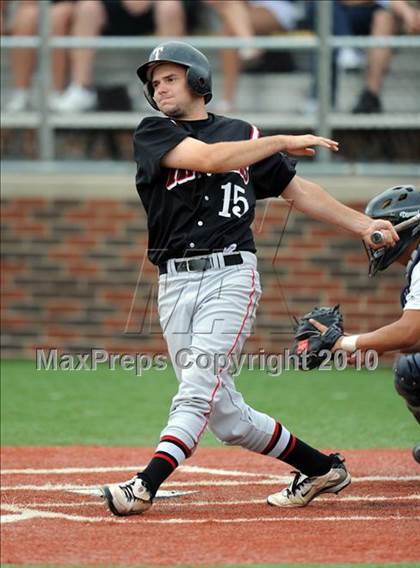 Thumbnail 3 in Sachse vs. Lee (Texas 5A Region II Playoffs) photogallery.