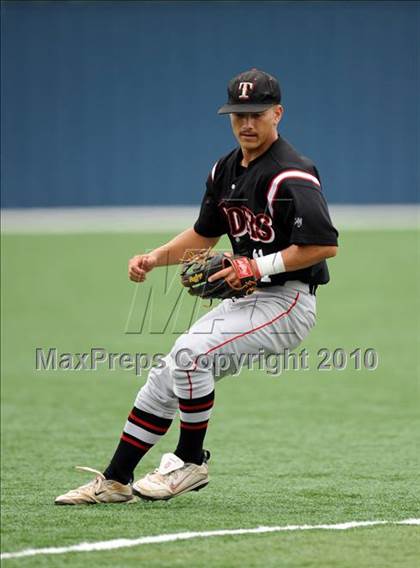 Thumbnail 2 in Sachse vs. Lee (Texas 5A Region II Playoffs) photogallery.