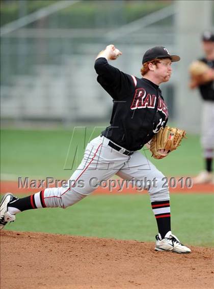 Thumbnail 2 in Sachse vs. Lee (Texas 5A Region II Playoffs) photogallery.