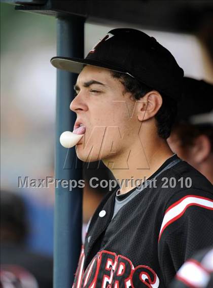 Thumbnail 1 in Sachse vs. Lee (Texas 5A Region II Playoffs) photogallery.