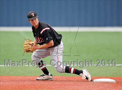 Thumbnail 3 in Sachse vs. Lee (Texas 5A Region II Playoffs) photogallery.