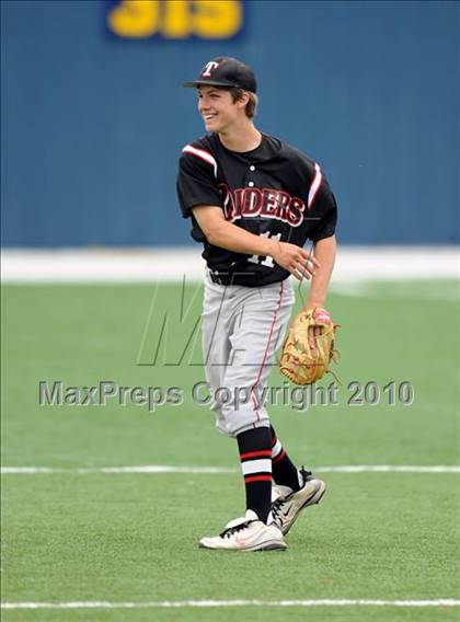 Thumbnail 3 in Sachse vs. Lee (Texas 5A Region II Playoffs) photogallery.