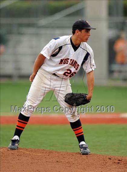 Thumbnail 1 in Sachse vs. Lee (Texas 5A Region II Playoffs) photogallery.
