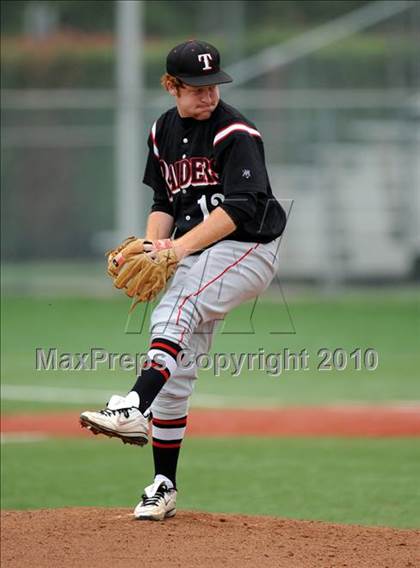 Thumbnail 3 in Sachse vs. Lee (Texas 5A Region II Playoffs) photogallery.