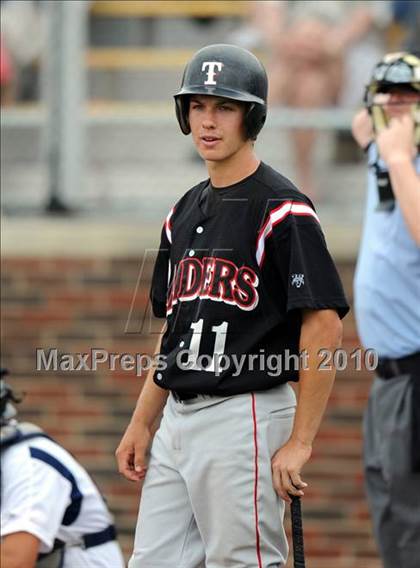 Thumbnail 2 in Sachse vs. Lee (Texas 5A Region II Playoffs) photogallery.