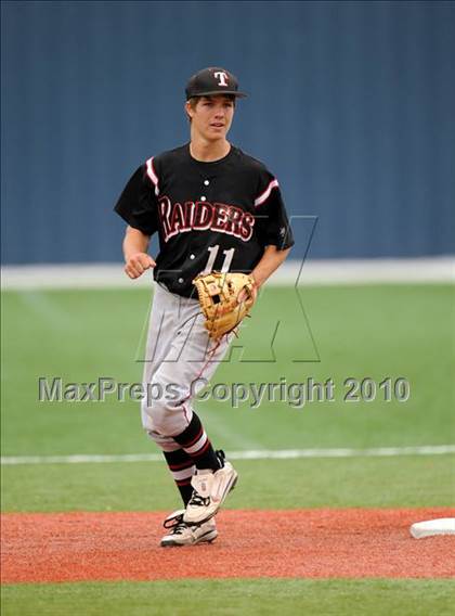 Thumbnail 3 in Sachse vs. Lee (Texas 5A Region II Playoffs) photogallery.