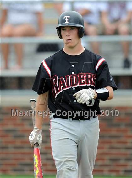 Thumbnail 3 in Sachse vs. Lee (Texas 5A Region II Playoffs) photogallery.
