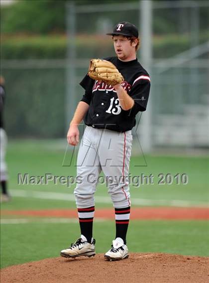 Thumbnail 2 in Sachse vs. Lee (Texas 5A Region II Playoffs) photogallery.