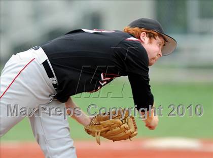 Thumbnail 1 in Sachse vs. Lee (Texas 5A Region II Playoffs) photogallery.