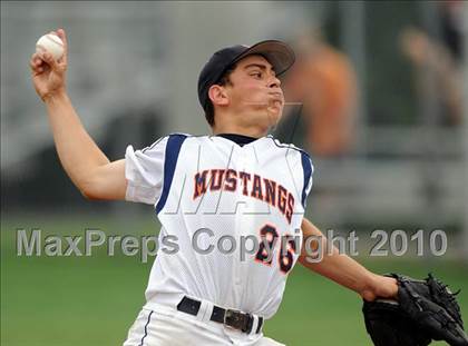 Thumbnail 3 in Sachse vs. Lee (Texas 5A Region II Playoffs) photogallery.