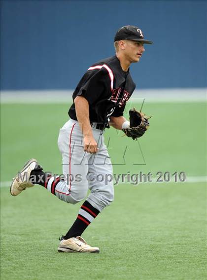 Thumbnail 3 in Sachse vs. Lee (Texas 5A Region II Playoffs) photogallery.