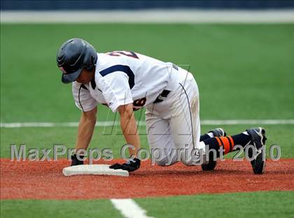 Thumbnail 3 in Sachse vs. Lee (Texas 5A Region II Playoffs) photogallery.