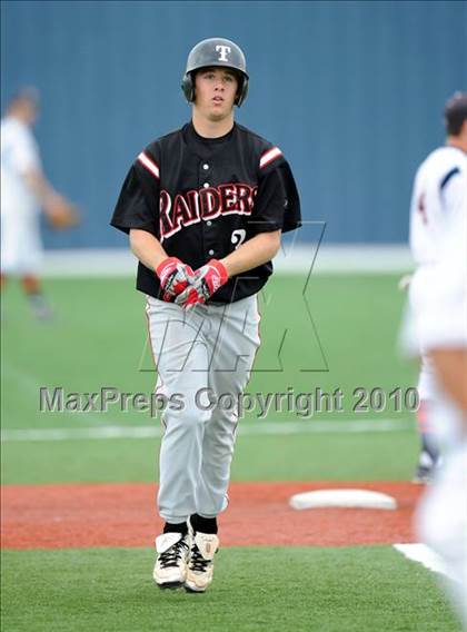 Thumbnail 2 in Sachse vs. Lee (Texas 5A Region II Playoffs) photogallery.