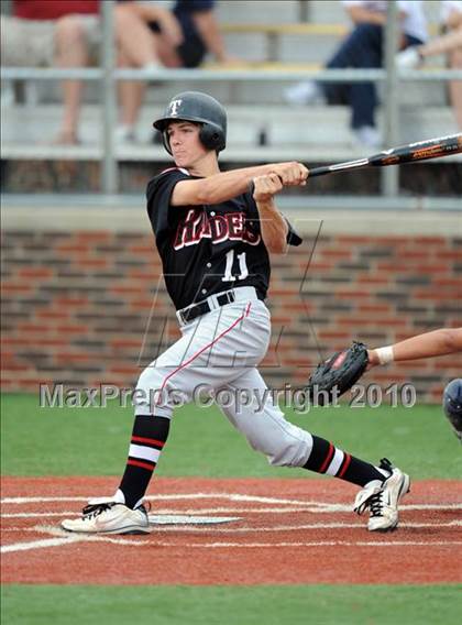 Thumbnail 2 in Sachse vs. Lee (Texas 5A Region II Playoffs) photogallery.