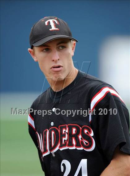 Thumbnail 3 in Sachse vs. Lee (Texas 5A Region II Playoffs) photogallery.