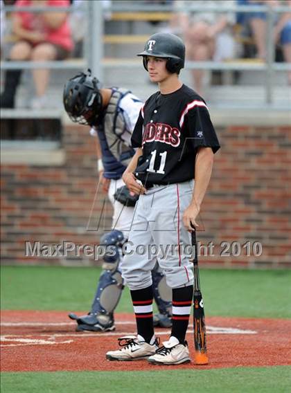 Thumbnail 1 in Sachse vs. Lee (Texas 5A Region II Playoffs) photogallery.