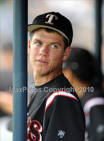 Thumbnail 1 in Sachse vs. Lee (Texas 5A Region II Playoffs) photogallery.