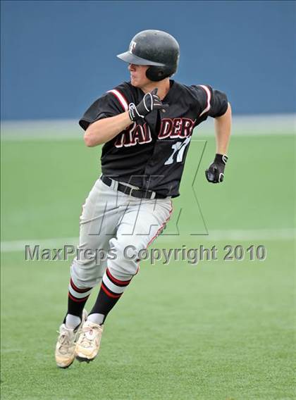 Thumbnail 3 in Sachse vs. Lee (Texas 5A Region II Playoffs) photogallery.