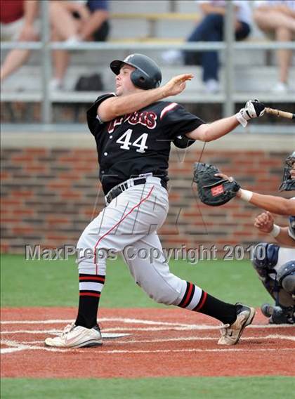 Thumbnail 2 in Sachse vs. Lee (Texas 5A Region II Playoffs) photogallery.