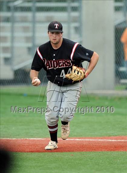 Thumbnail 3 in Sachse vs. Lee (Texas 5A Region II Playoffs) photogallery.