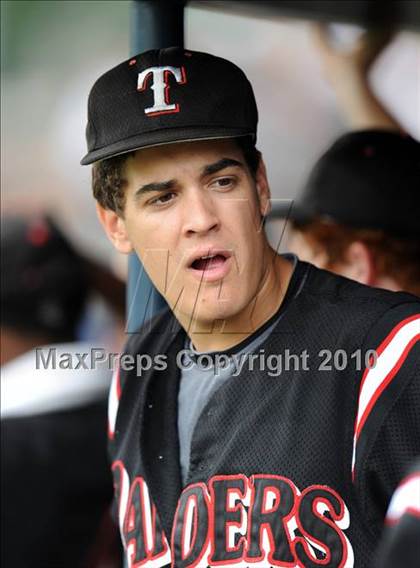 Thumbnail 3 in Sachse vs. Lee (Texas 5A Region II Playoffs) photogallery.