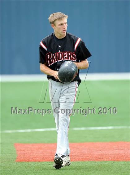 Thumbnail 2 in Sachse vs. Lee (Texas 5A Region II Playoffs) photogallery.