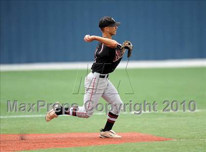 Thumbnail 1 in Sachse vs. Lee (Texas 5A Region II Playoffs) photogallery.