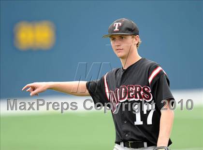 Thumbnail 3 in Sachse vs. Lee (Texas 5A Region II Playoffs) photogallery.