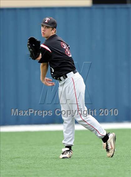 Thumbnail 3 in Sachse vs. Lee (Texas 5A Region II Playoffs) photogallery.