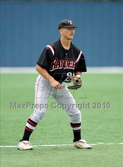 Thumbnail 3 in Sachse vs. Lee (Texas 5A Region II Playoffs) photogallery.
