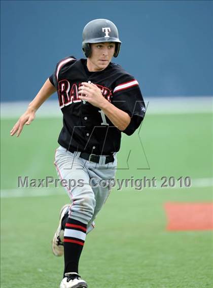Thumbnail 2 in Sachse vs. Lee (Texas 5A Region II Playoffs) photogallery.