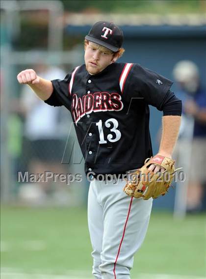 Thumbnail 2 in Sachse vs. Lee (Texas 5A Region II Playoffs) photogallery.