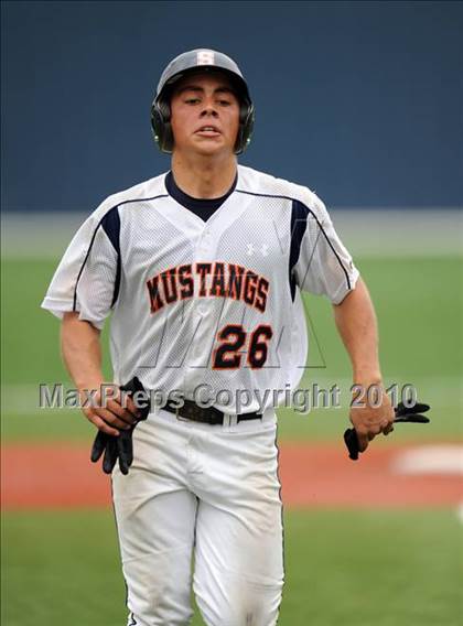 Thumbnail 3 in Sachse vs. Lee (Texas 5A Region II Playoffs) photogallery.