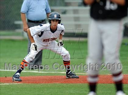 Thumbnail 3 in Sachse vs. Lee (Texas 5A Region II Playoffs) photogallery.